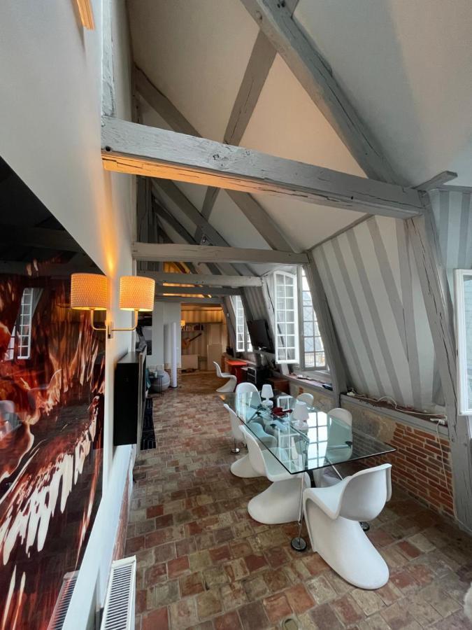 Le Loft Du Homard Bleu : Entre Ciel Et Appartement *
