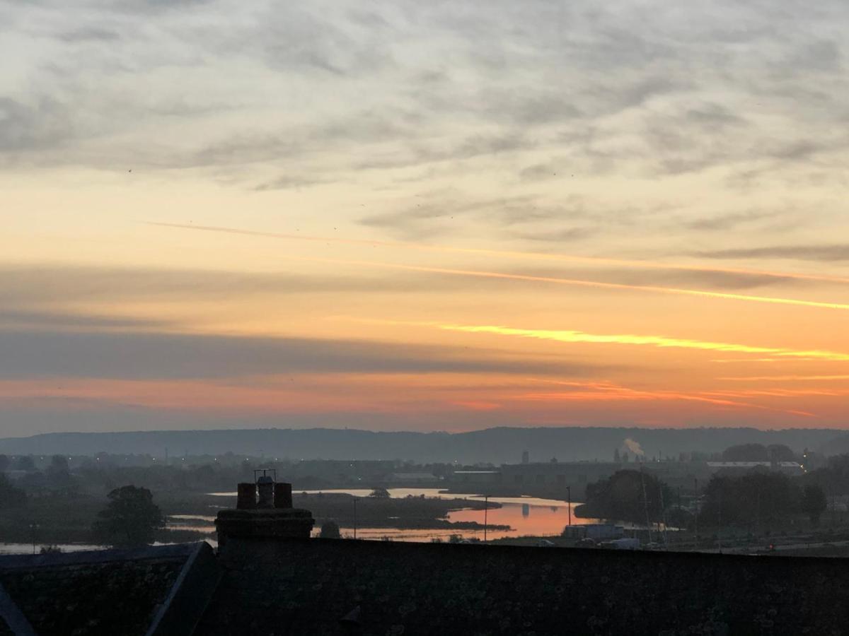 Le Loft Du Homard Bleu : Entre Ciel Et Appartement Honfleur