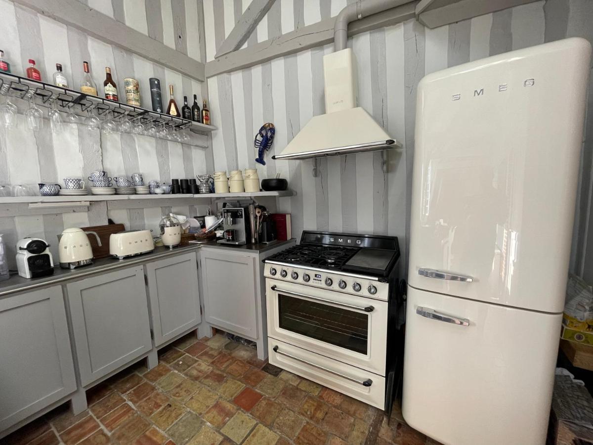 Appartement Le Loft Du Homard Bleu : Entre Ciel Et Honfleur